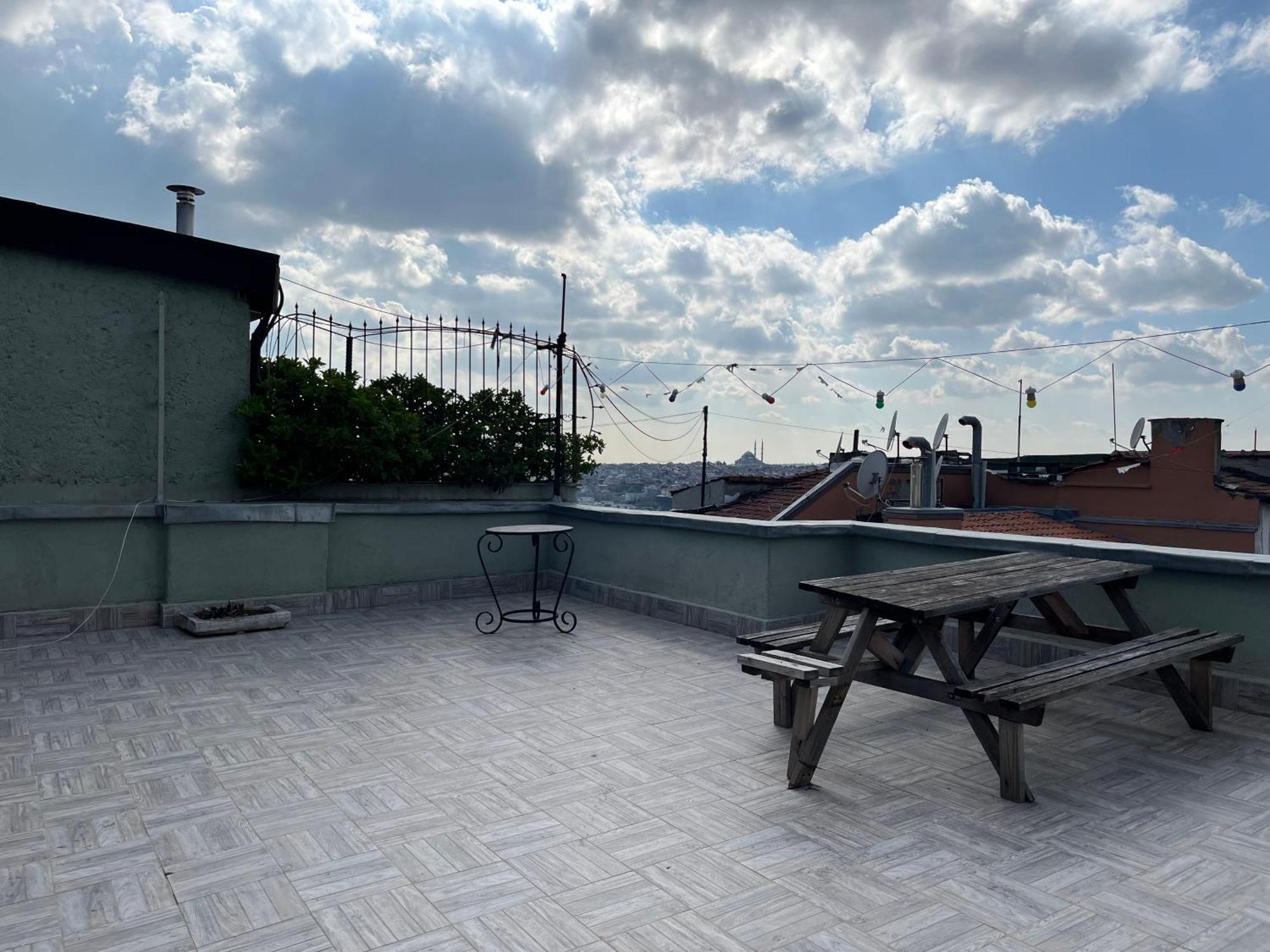 Ganbaru Tours - Flats In Galata Leilighet Istanbul Eksteriør bilde